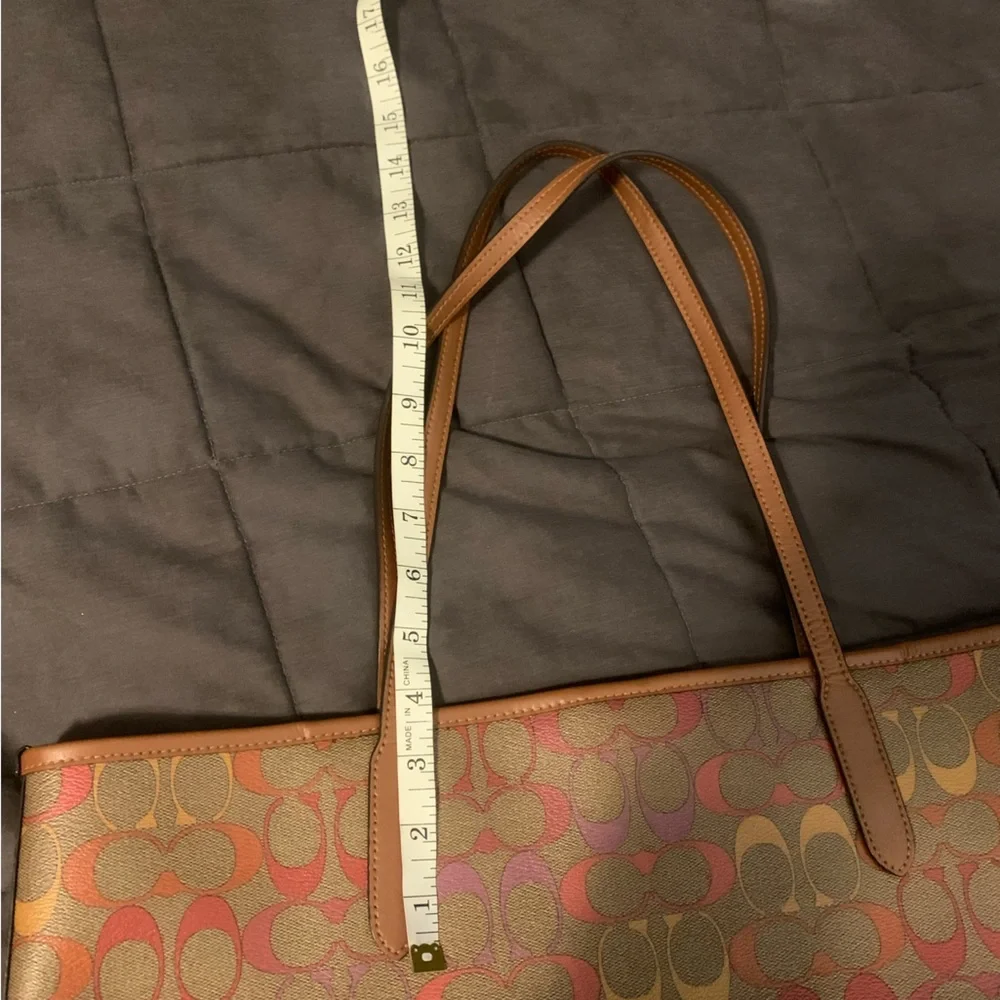 Coach rainbow city tote bag. - Picture 10 of 10